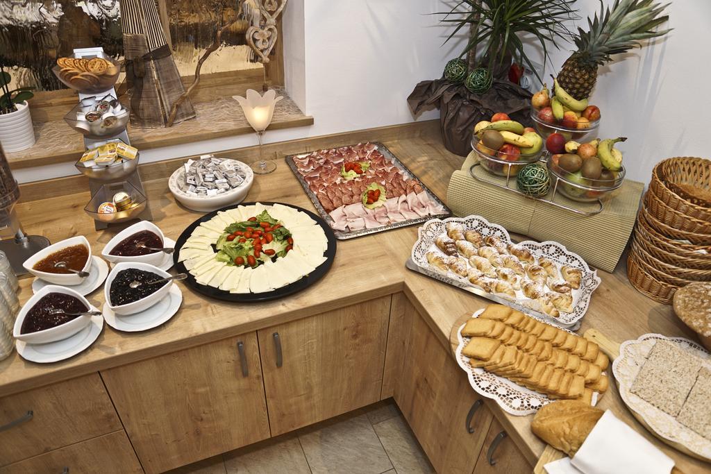 קולה איזארקו Alpin Hotel Gudrun מראה חיצוני תמונה