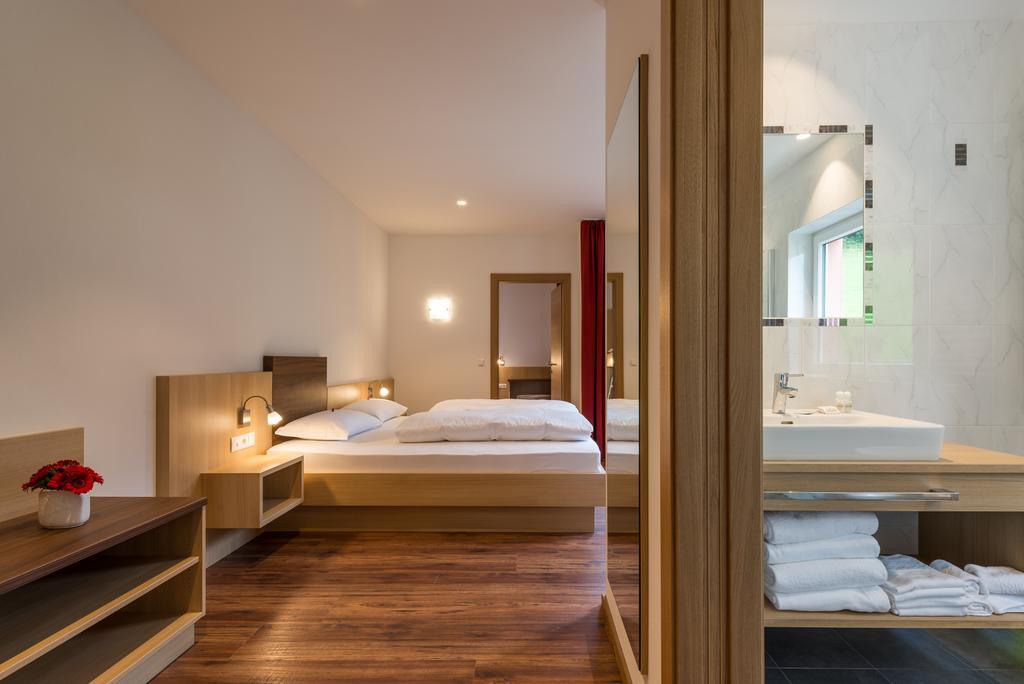 קולה איזארקו Alpin Hotel Gudrun חדר תמונה